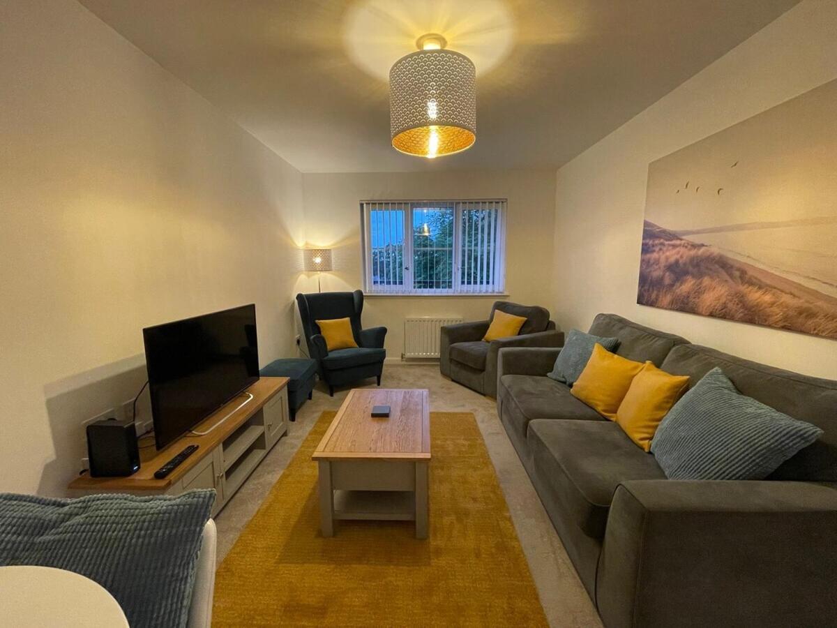 2 Bedroom Luxury Flat In Quiet Village Of Bishopton Bishopton  Exterior photo